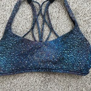 Free to be wild lululemon sports bra size 8